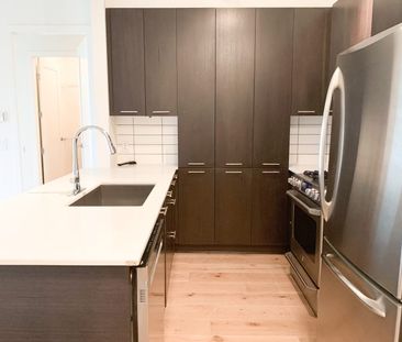 $2,600 / 2br – 815ft2 – 2br – 820ft2 – Spacious, Bright 2 Bedroom 2... - Photo 2