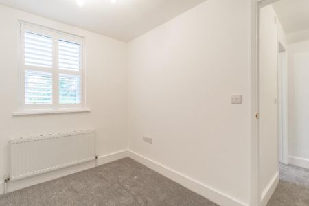2 bedroom semi-detached house to rent - Photo 2