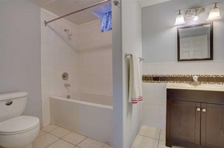 For Lease - 208 Twyn Rivers Drive Unit# Bsmt, Pickering, Ontario - Photo 4