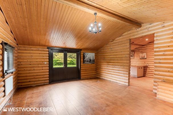 3 bedroom chalet to rent - Photo 1