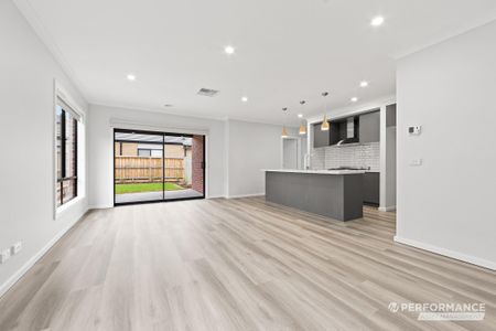 25 Ambient Crescent, Beveridge VIC 3753 - House For Rent | Domain - Photo 2