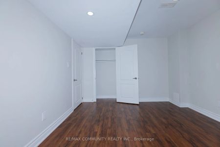 Property For Lease | E9033872 - Photo 5