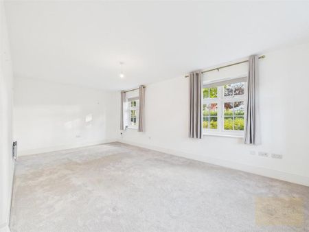 4 bedroom detached house to rent - Photo 3