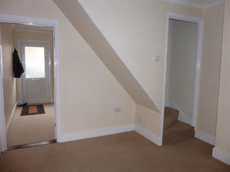 2 bedroom terraced house to rent - Photo 4