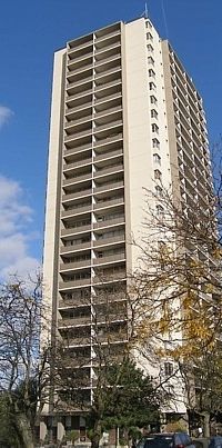 30 Hillsboro Avenue - Photo 1