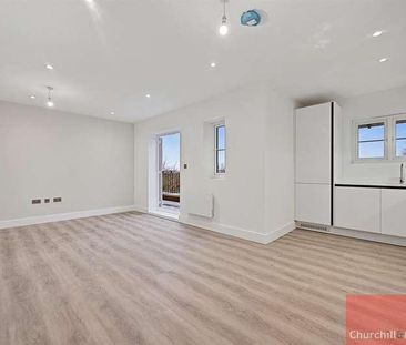 Beechwood Grove, Acton, W3 - Photo 6