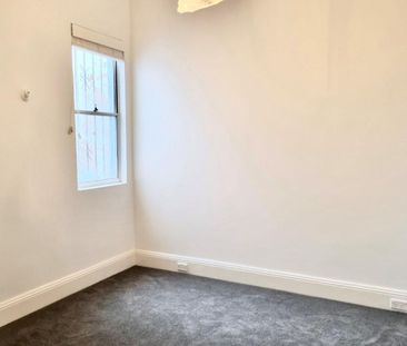 Stylish Contemporary Two-Bedroom Semi in Prime Location - Photo 3