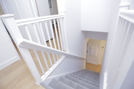 Windmill Lane – Room 3 - Photo 4