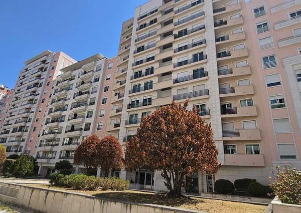 3 Bedroom Apartment with a view, Telheiras, Lisboa