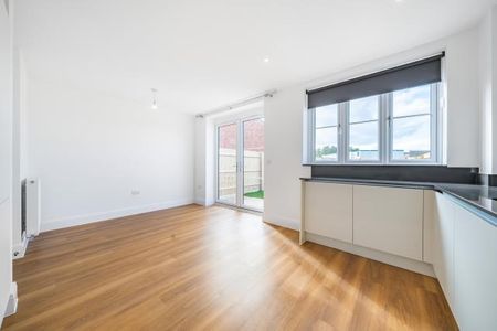 2 bedroom terraced house to rent - Photo 2