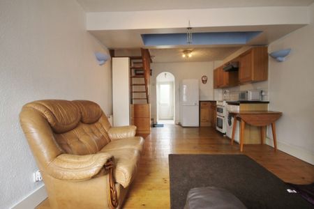 Station Road, Hounslow, Middlesex,TW3 - Photo 4