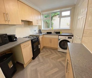 1 bedroom in a house share to rent - Photo 6