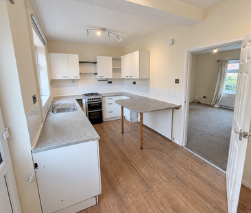 2 bedroom end of terrace house to rent - Photo 4
