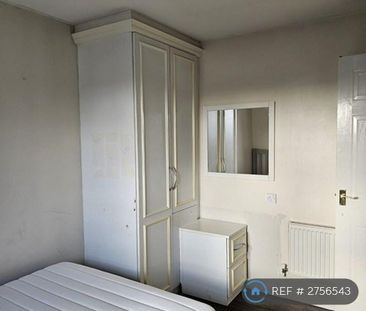 1 bedroom in a house share to rent - Photo 6