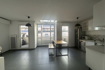 Appartement Nice 3 pièce(s) 64.6 m2 - Duplex terrasse en dernier étage - Photo 5