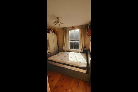 1 Bed Flat, Sinclair Gardens, W14 - Photo 3