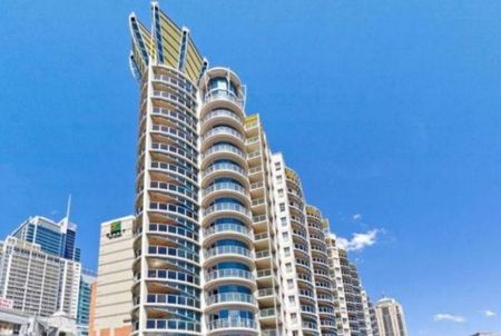 Renovated 2 Bedroom Apartment in Central Location - Photo 4