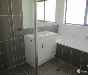 Modern Family Home - Photo 3