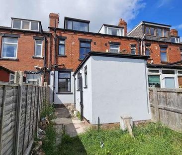 Grovehall Drive, Leeds, LS11 - Photo 6