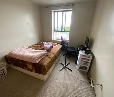 17 Eldon Hall Place Unit 612 - 2 bed, 1 bath - $200 GIFT CARD WITH ... - Photo 3