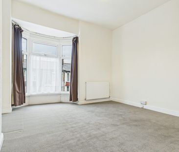 Terraced House to rent on - Photo 3