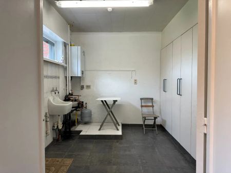 Ruime woning veel parking en grote tuin te Wielsbeke - Foto 3