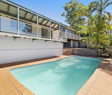 🏡 "Serene Coastal Living: Stunning 4-Bedroom Home in Terrigal" 🌊 - Photo 5