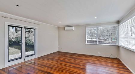 SITTING PRETTY - HILLCREST - Photo 5