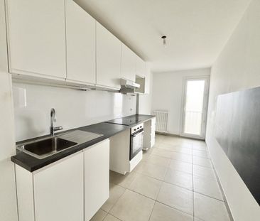 Location Appartement 4 pièces 82m² CASSIS 13260 - Photo 2