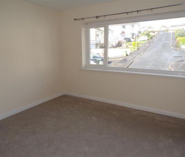 4 bedroom semi-detached house to rent - Photo 4