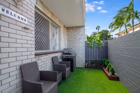 SPOTLESS AIRCONDITIONED TOWNHOUSE UNIT - Photo 2