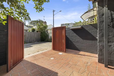 Charming Victorian Terrace on the Edge of Centennial Park, freshly renovated. - Photo 5