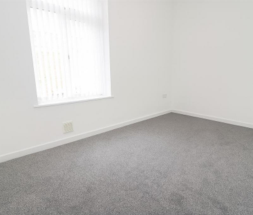 2 bedroom end of terrace house to rent - Photo 6