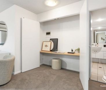 Two bedroom apartment at heart of Toowong - Photo 4