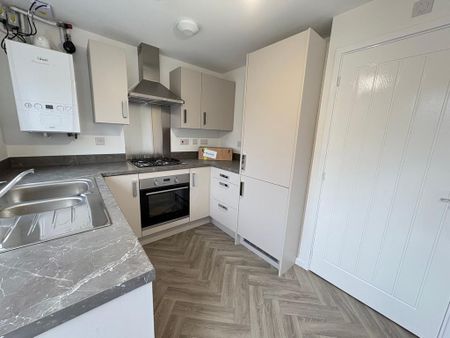 3 bedroom semi-detached house to rent - Photo 2