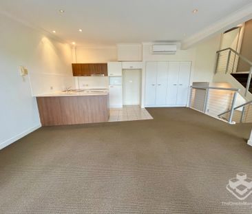 3 Bed Townhouse Available 30 Sept, Lakewood Reserve, 6 month Lease - Photo 1