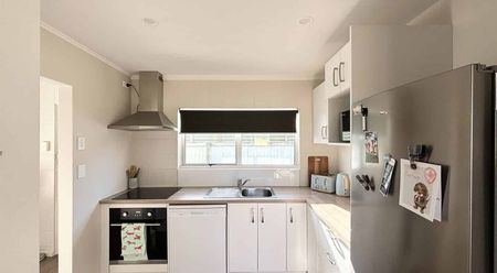 Fully furnished!! - Photo 4