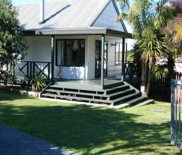 Move in for Christmas! - Photo 2