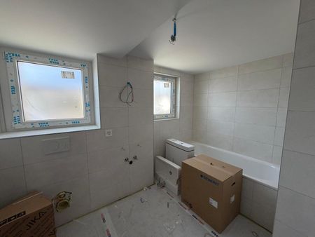 Appartement de 4,5 pièces rénové au rez-de-chaussée - Photo 3