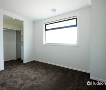 33 Auburn Crescent, Doncaster, Vic 3108 - Photo 3