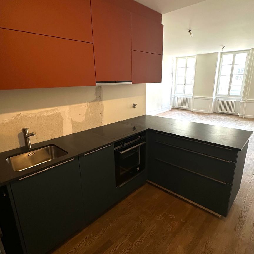 Bel appartement lumineux, rénové en 2025, balcon, cuisine ouverte - Foto 1