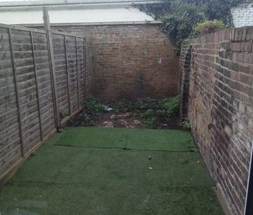 1 Bed Terraced House, Knightland Road, E5 - Photo 4