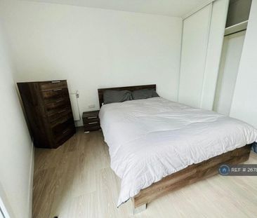 1 bedroom in a flat share to rent - Photo 1