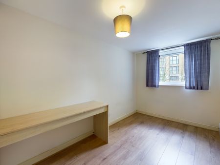Stretton Mansions, Greenwich, SE8, London - Photo 2