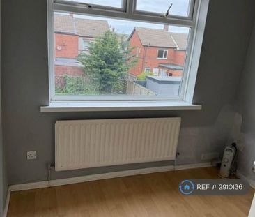 3 bedroom semi-detached house to rent - Photo 4