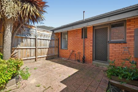 Prime Unit Living in Top School Zoning - Photo 5