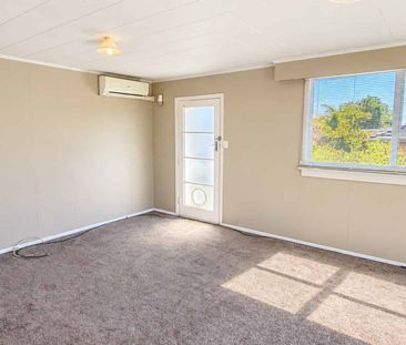 Westown, 2 bedrooms - Photo 2