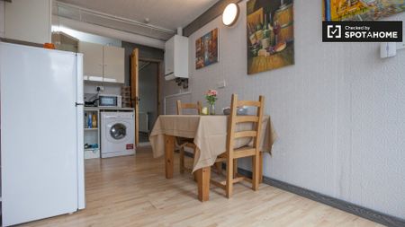 1-bedroom apartment for rent in Clondalkin, Dublin - Photo 2