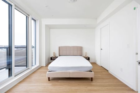 For Lease - 7 Steckley House Lane Unit# TH 610, Richmond Hill, Ontario - Photo 4