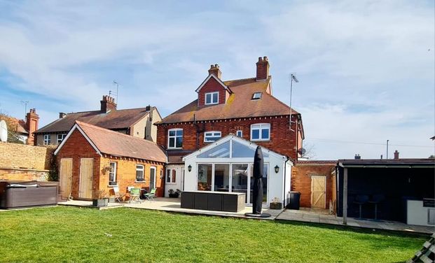 8 bedroom house share to rent - Photo 1